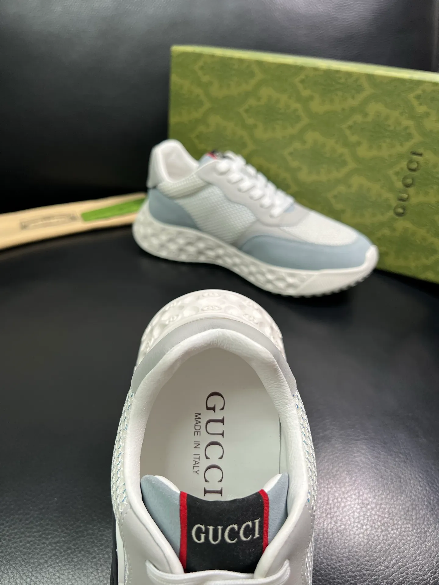 Men's shoes 💰780 Gucci top purchasing agency Gucci counter synchronization. Original factory configuration imported cowhide from Italy with mesh fabric, high-quality splicing and complex craftsmanship, imported cowhide lining, sole: original factory specially provided original sole super comfortable, original factory with single goods high quality, welcome to compare, code number 39-44 (customized 38 45) 85856